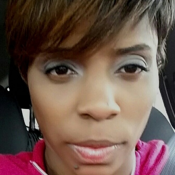 Meet your Posher, Christia - Picture 1 of 1